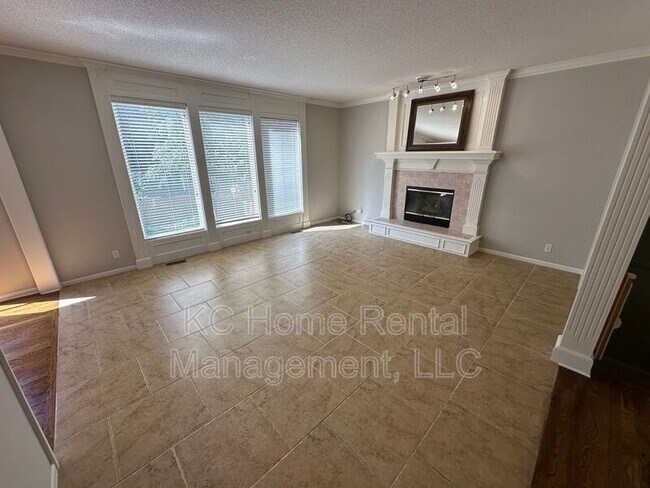 Building Photo - 5605 W 153rd Terrace