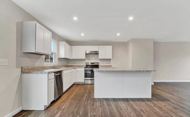 Building Photo - 8 Torrington Dr