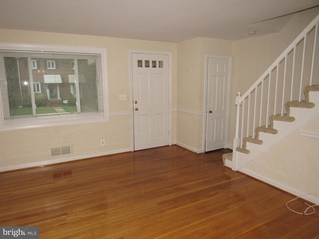 Building Photo - 121 E Glendale Ave