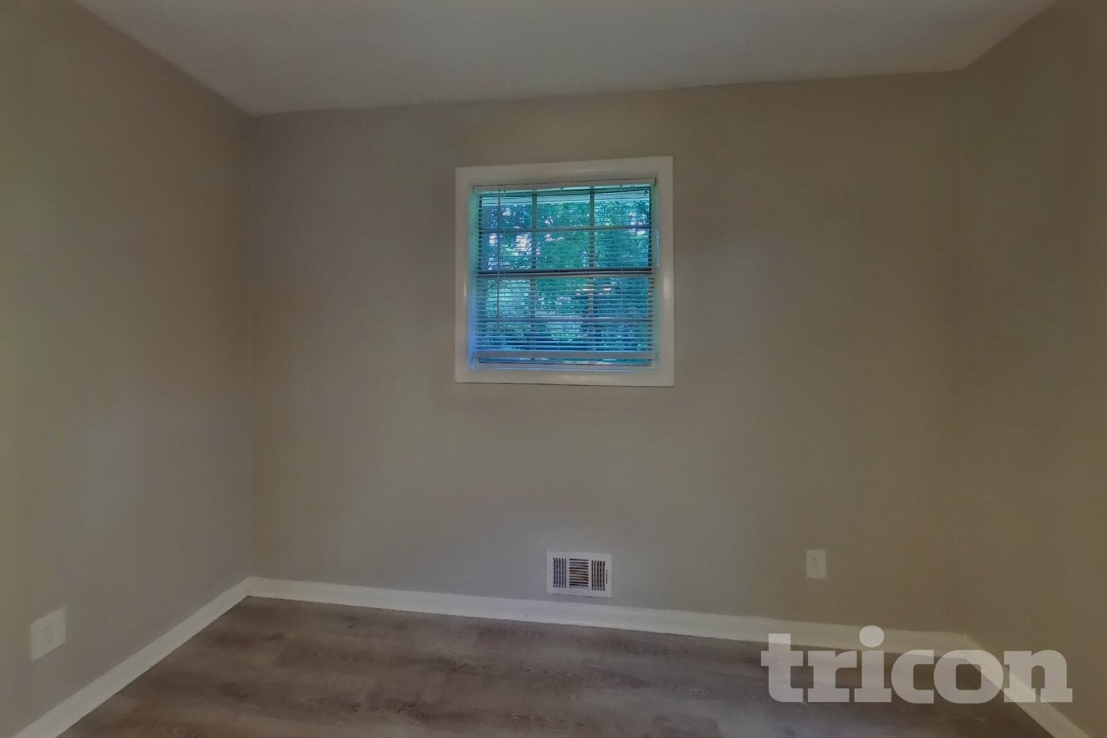Building Photo - 2270 Emerald Castle Dr