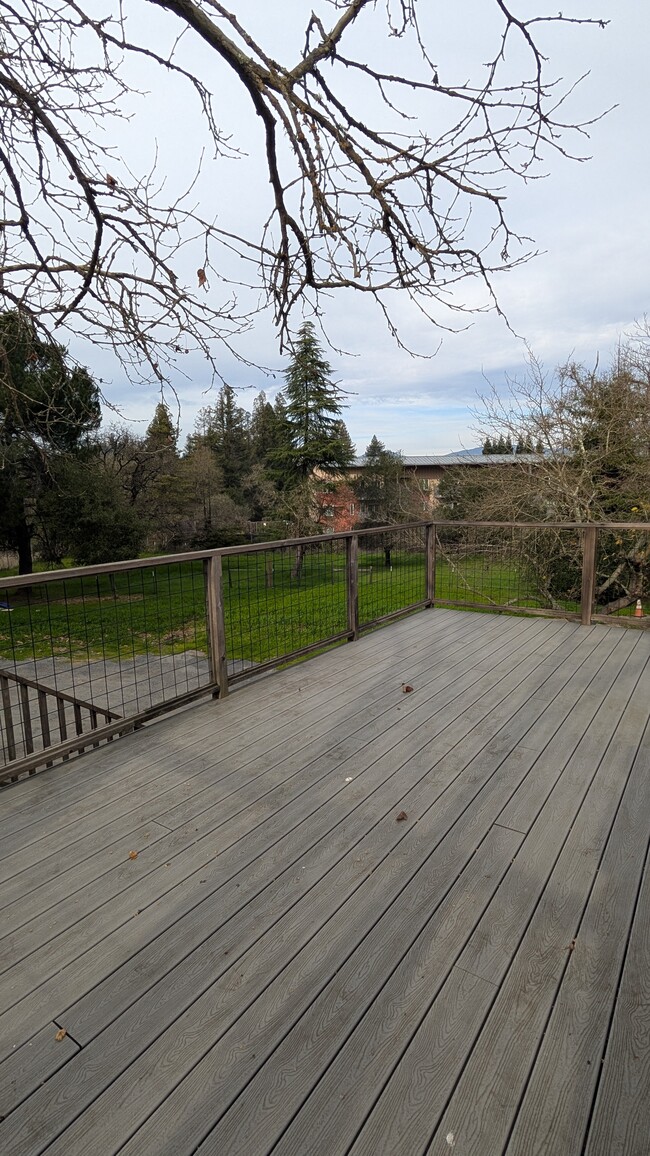 Building Photo - 15119 Grove St