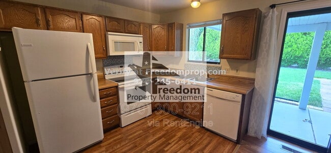 Building Photo - 175 Applewood Dr