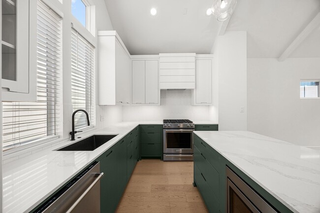 Building Photo - 1312 Heslep St