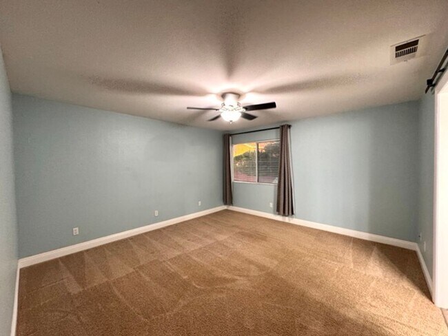 Building Photo - Beautiful 4 Bedroom Murrieta Home with Sol...