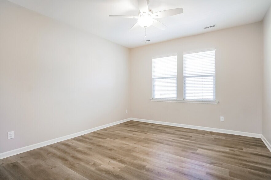 Building Photo - 1029 Avondale Dr