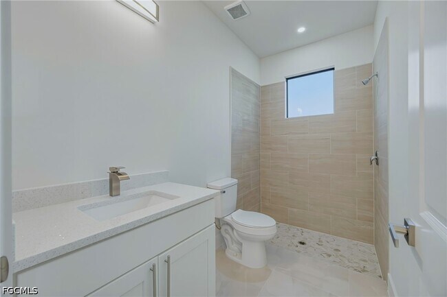 Building Photo - 2122 Leda Ave S
