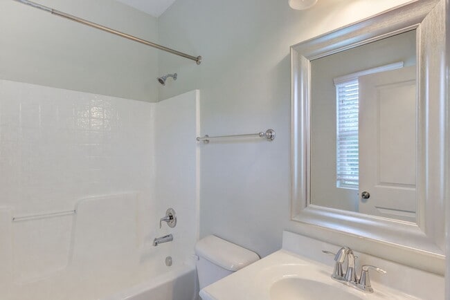 Building Photo - Townhome minutes from Lenovo Center: Available September 10th