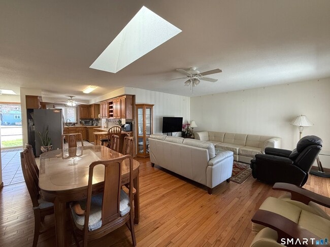 Building Photo - 14 Daniel Dr