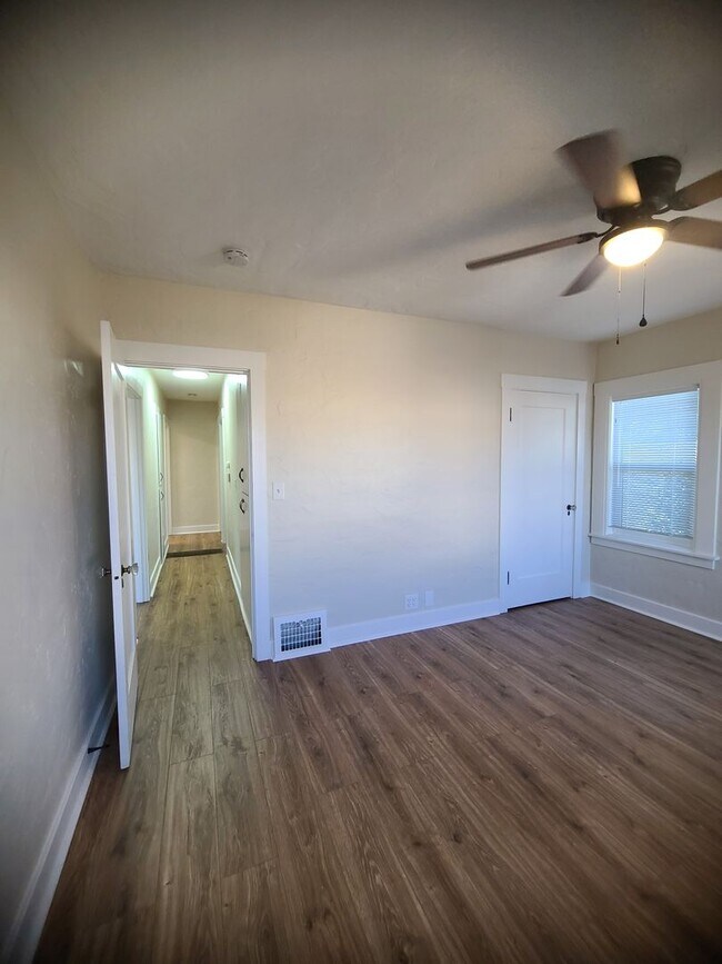 Building Photo - Action Properties R.E.S. Inc offering Central Roseville 2 Bed, 1bath  Carport Parking, Large yard...