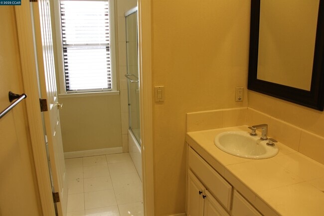 Building Photo - 4106 Quail Run Dr
