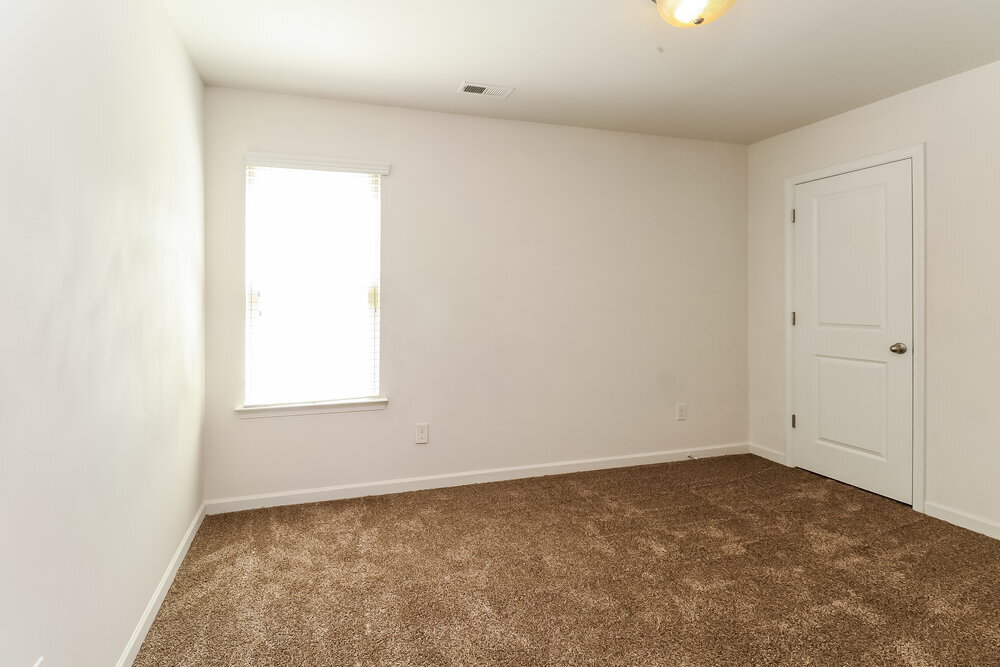 Building Photo - 2100 Mingus Cabin Ln