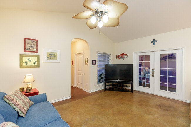 Building Photo - 14521 E Cabana St