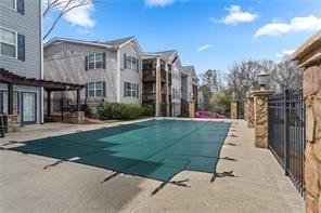 Building Photo - 708 Madison Ln S E