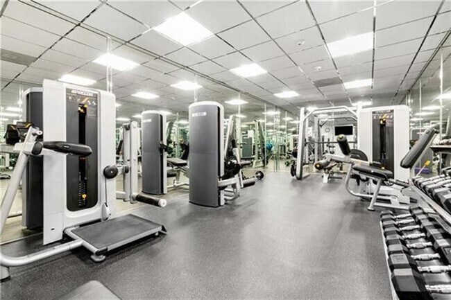 Building Photo - 2200 S Ocean Ln