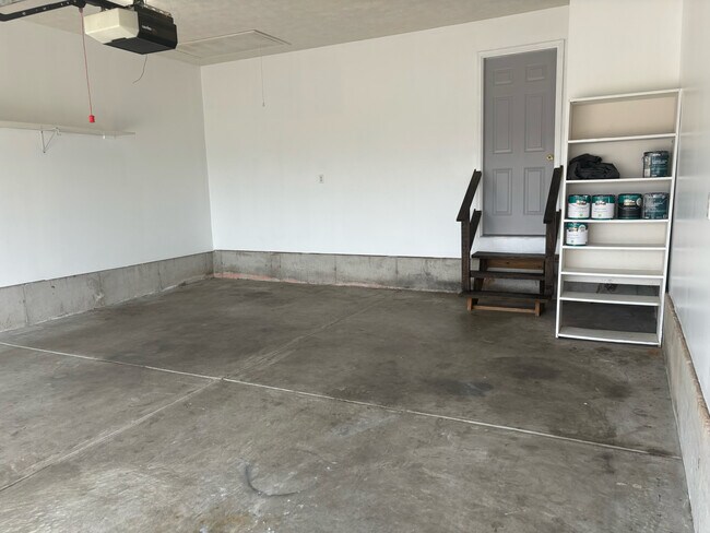 Building Photo - 898 N 22nd St