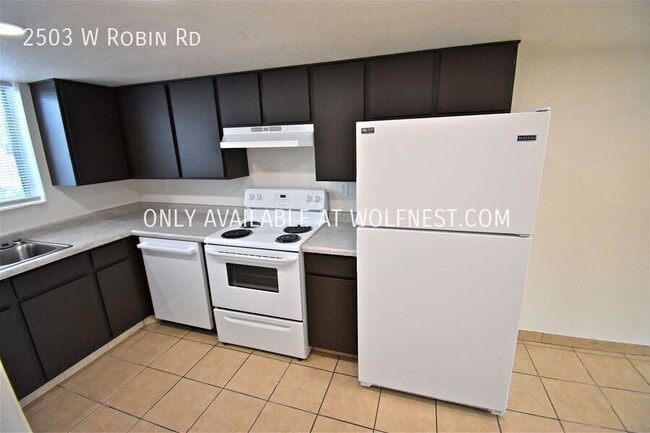 Building Photo - Amazing 3 Bed West Valley Unit!