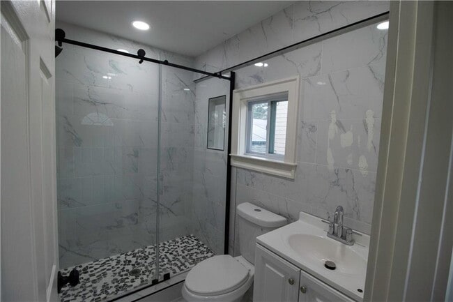 Building Photo - 1292 Monfort Rd