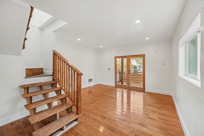 Building Photo - 9451 36th Ave SW