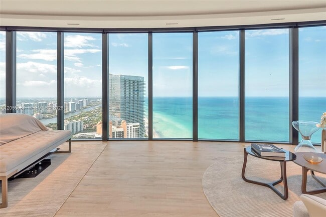 Building Photo - 18555 Collins Ave