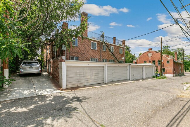 Building Photo - 1666 Detroit St