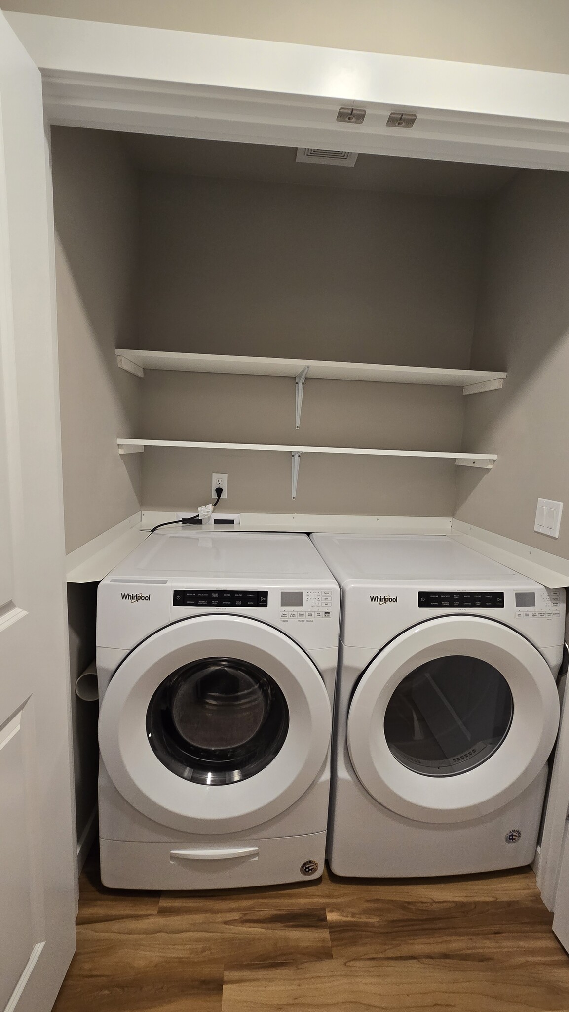 Building Photo - 418 N 4th Ave SW