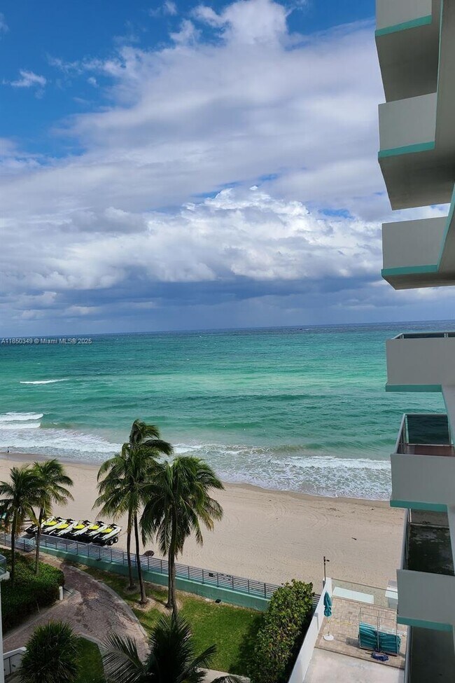 Building Photo - 3725 S Ocean Dr