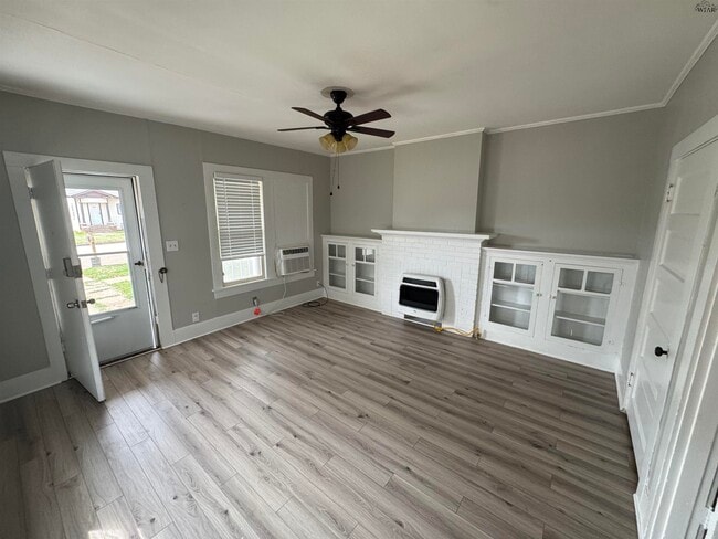 Building Photo - 1105 Bluff St