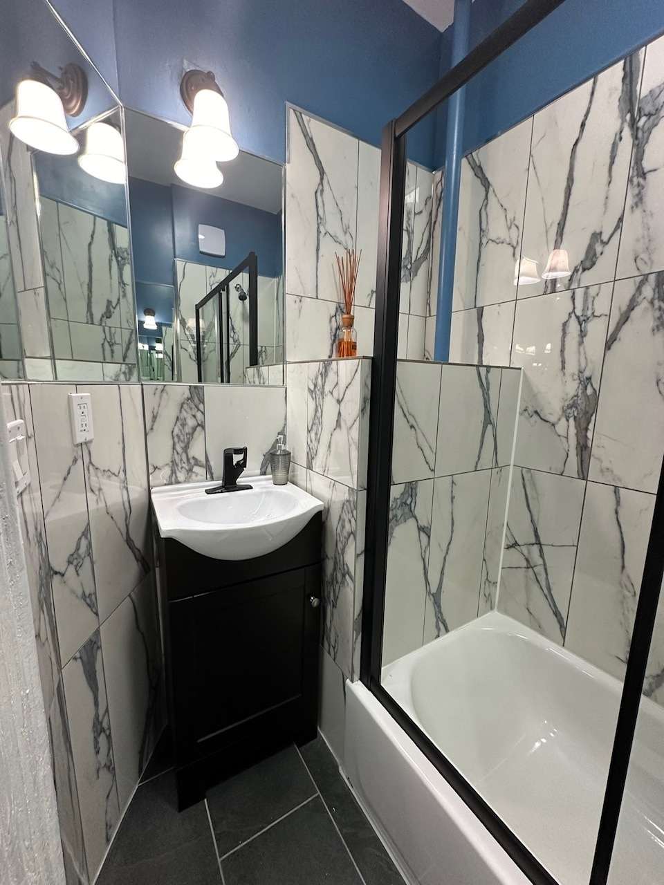 Building Photo - 326 50th St