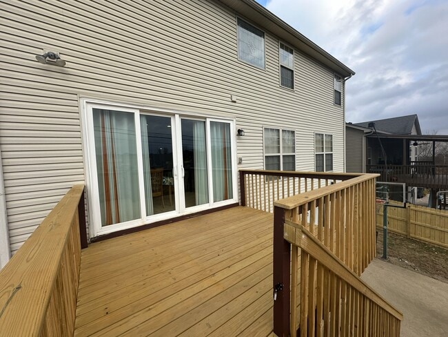 Building Photo - 2424 Calendula Rd