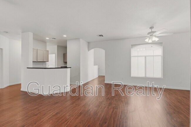 Building Photo - 2050 W Warm Springs Rd