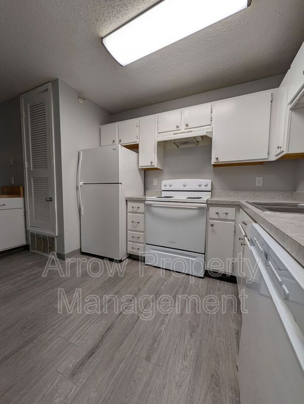 Building Photo - 1216 S 2nd St