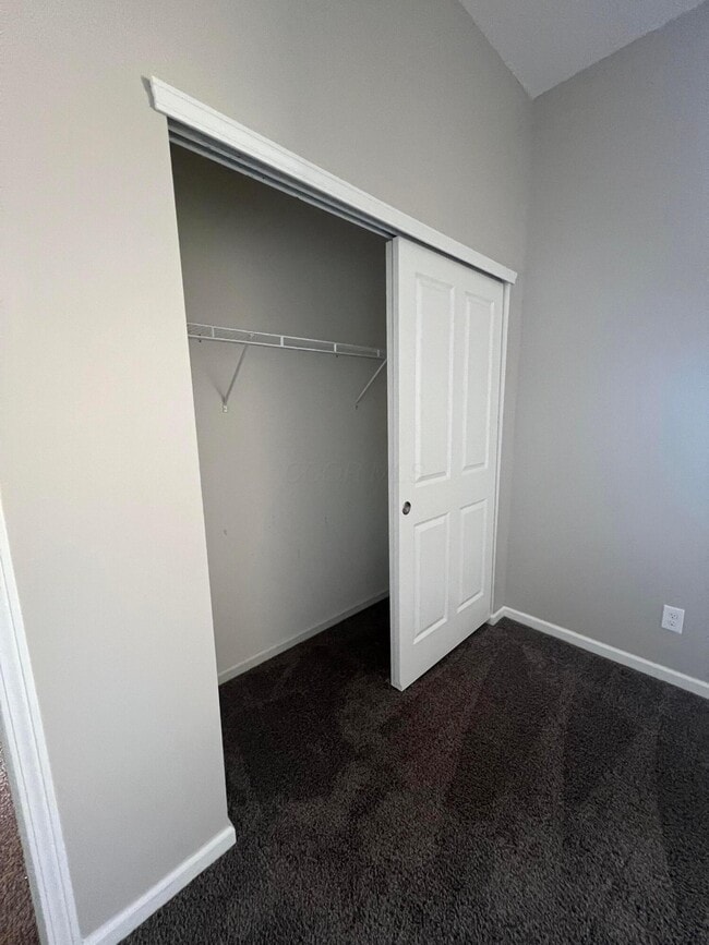 Building Photo - 3203 Rossmore Cir