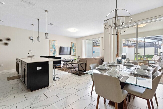 Building Photo - 4802 Romeo Cir