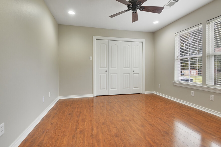 guest bedroom - 14062 Bourque Rd