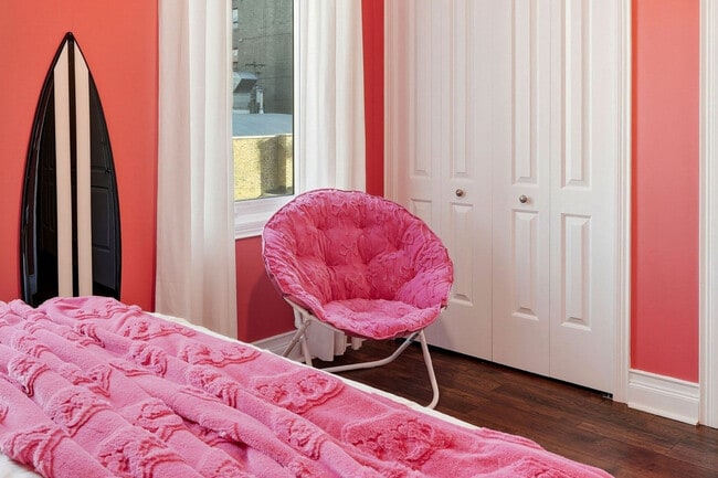 Building Photo - 657 N Carpenter St