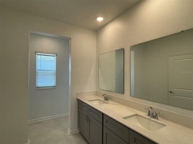 Building Photo - 2165 Sweet Honey Ln