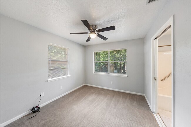 Building Photo - 11673 Robin Ln