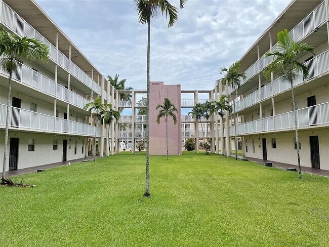 Building Photo - 2800 NW 56th Ave