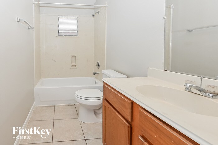 Building Photo - 2923 La Estancia Ln