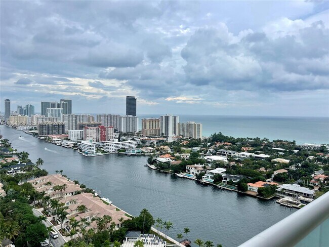 Building Photo - 21050 Point Pl