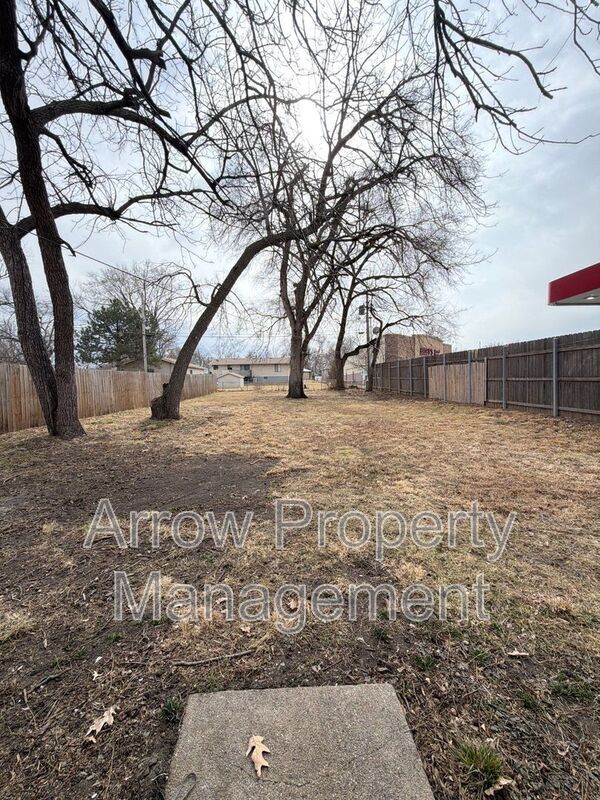 Building Photo - 4825 Fremont St