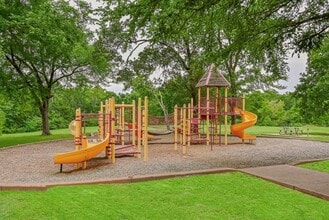Building Photo - 1220 Heritage Dr