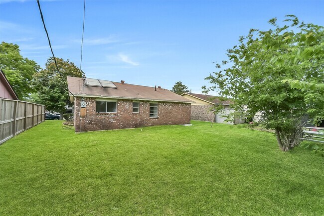 Building Photo - 10987 Fairland Dr