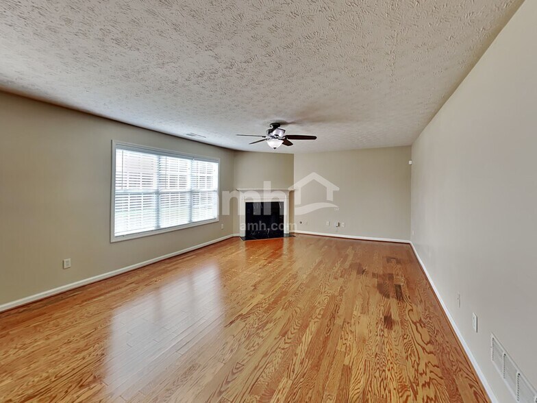 Building Photo - 230 Overlook Dr