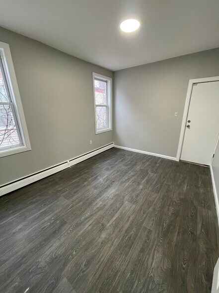 Building Photo - 11 Baldwin Ave