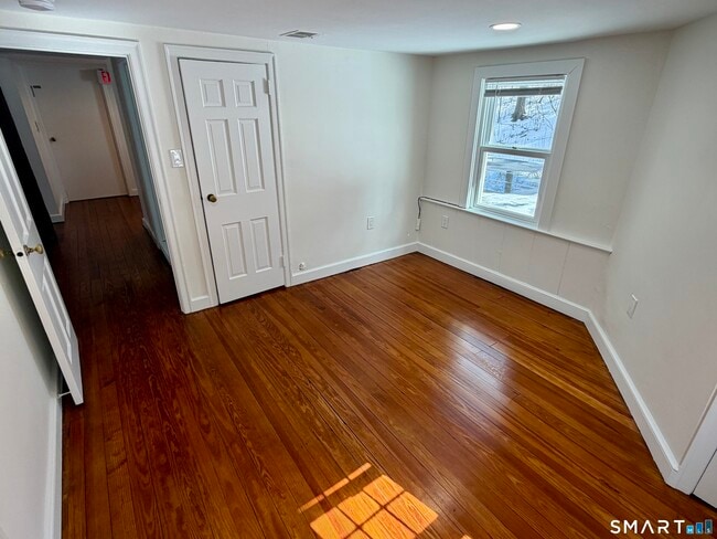 Building Photo - 1185 Linden Ave