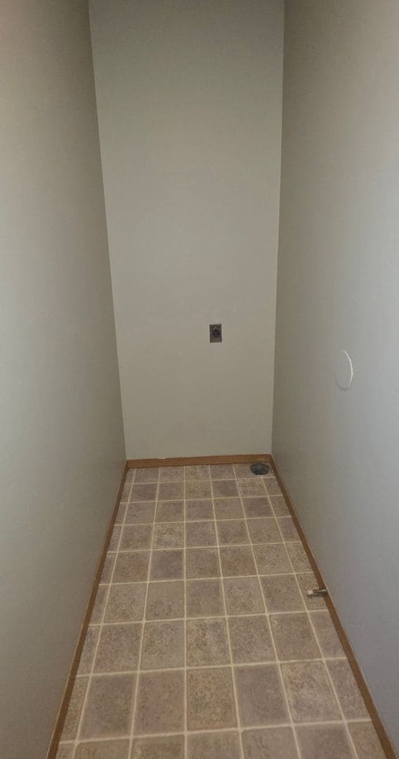 Building Photo - 3 Bedroom 2 Bath in Strafford on a corner lot for $1395!