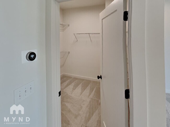 Building Photo - 436 E 33rd St