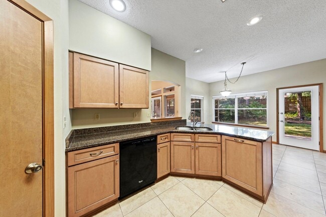 Building Photo - 406 Bally Way