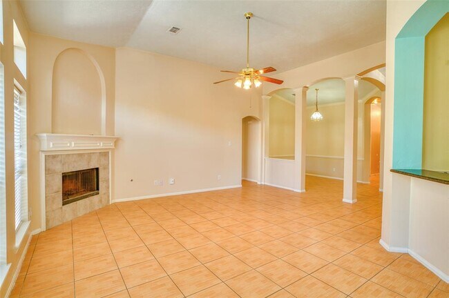 Building Photo - 14918 Appaloosa Ave